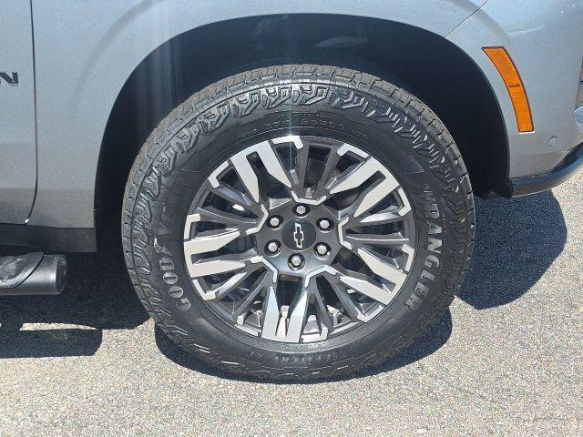 used 2025 Chevrolet Suburban car, priced at $64,394