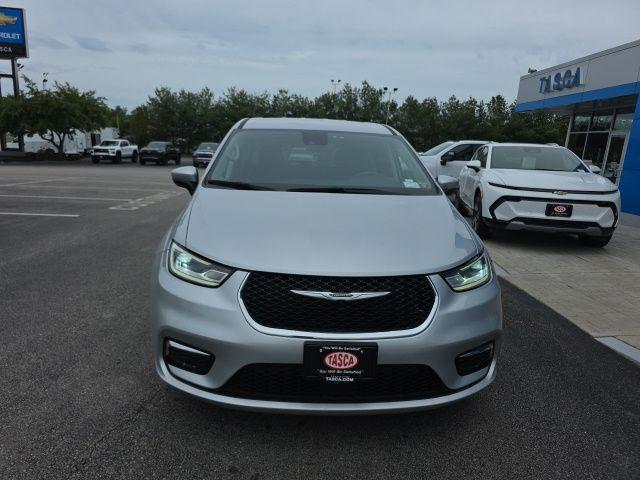 used 2023 Chrysler Pacifica car, priced at $25,264