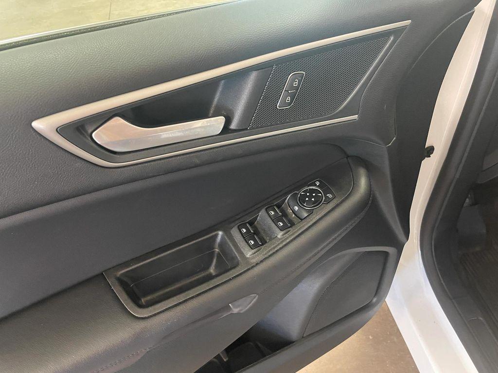 used 2024 Ford Edge car, priced at $33,900