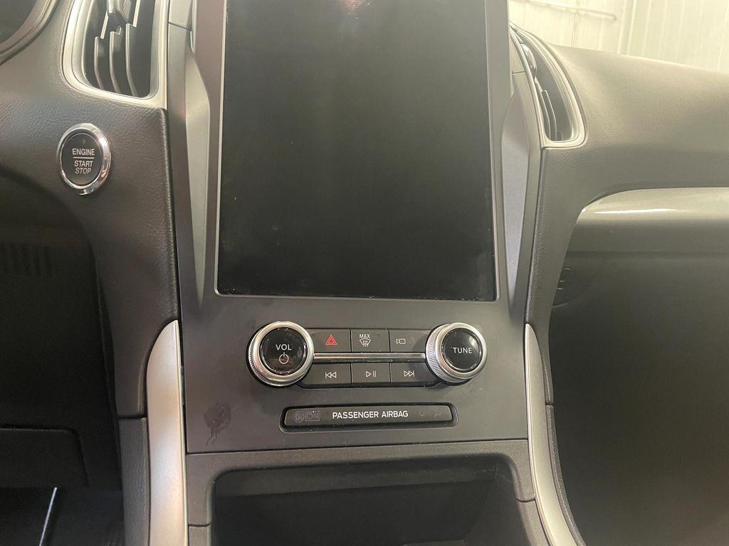 used 2024 Ford Edge car, priced at $33,900