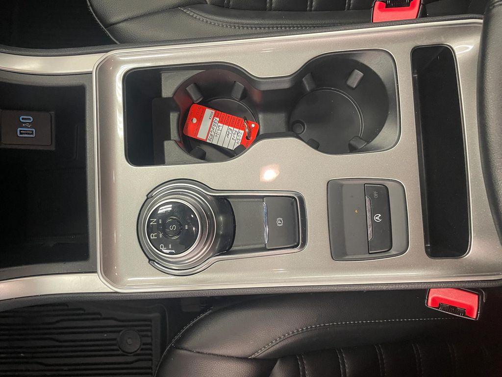 used 2024 Ford Edge car, priced at $33,900