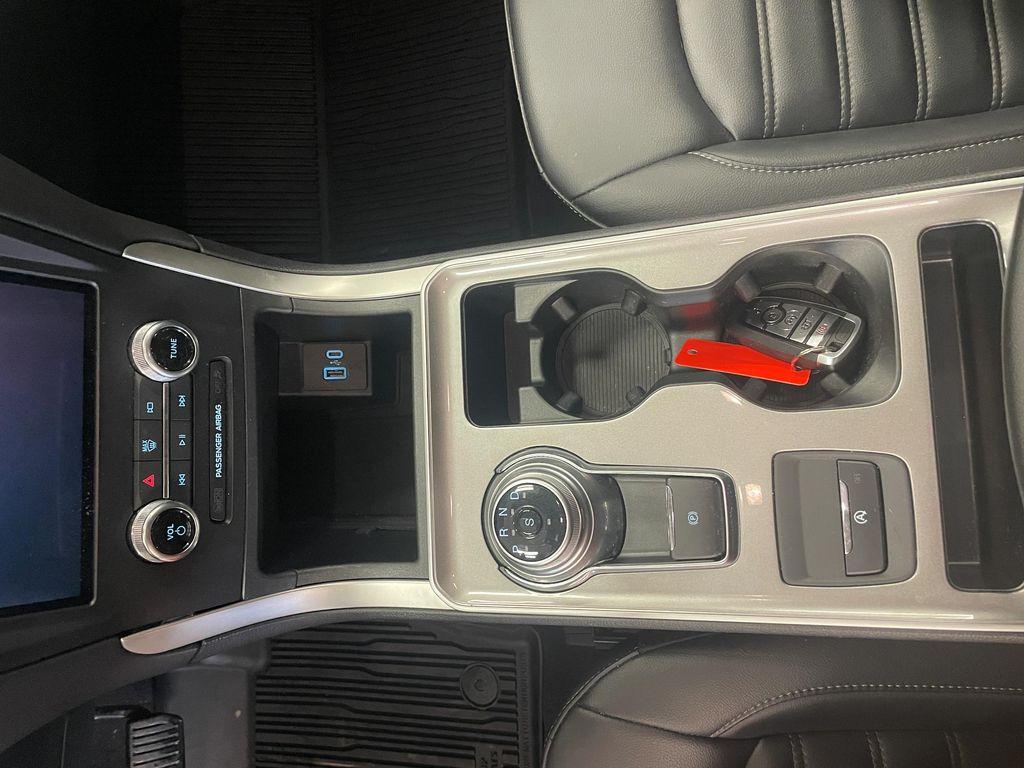 used 2024 Ford Edge car, priced at $30,900