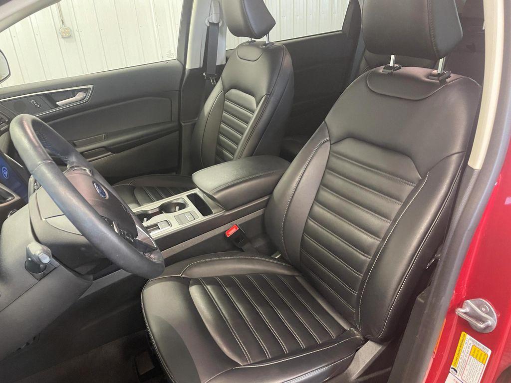 used 2024 Ford Edge car, priced at $30,900