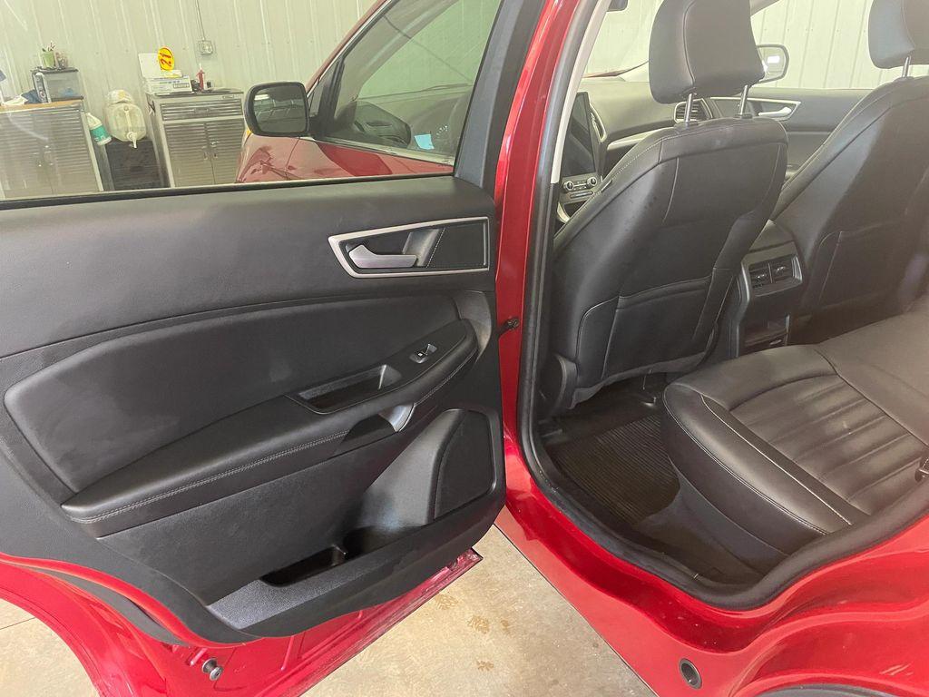 used 2024 Ford Edge car, priced at $30,900