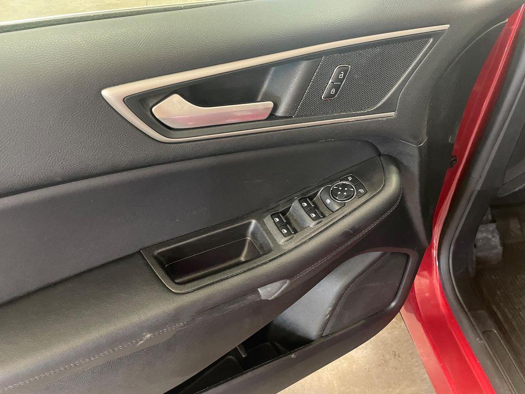 used 2024 Ford Edge car, priced at $30,900