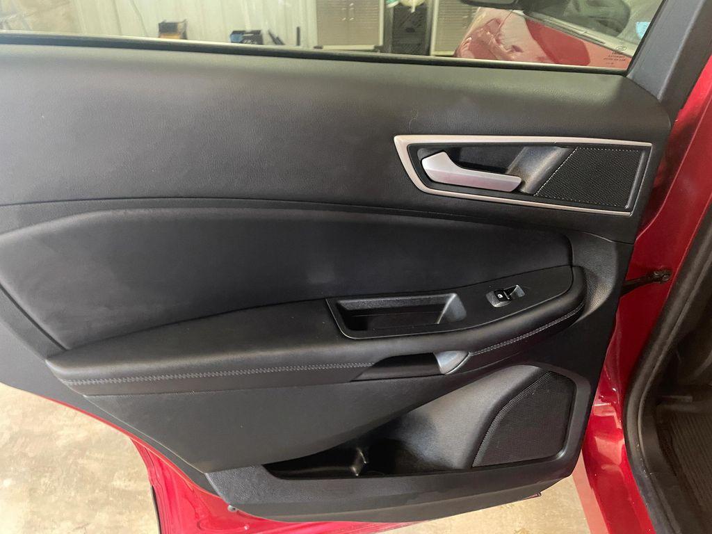 used 2024 Ford Edge car, priced at $30,900