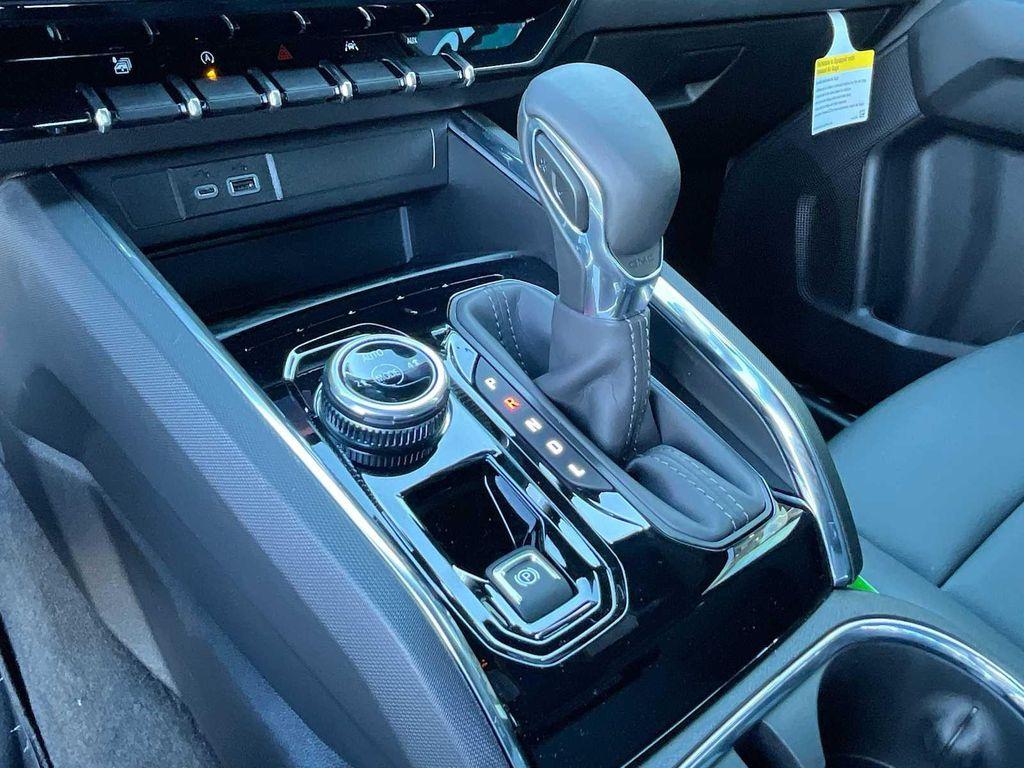 new 2025 GMC Canyon car, priced at $47,125