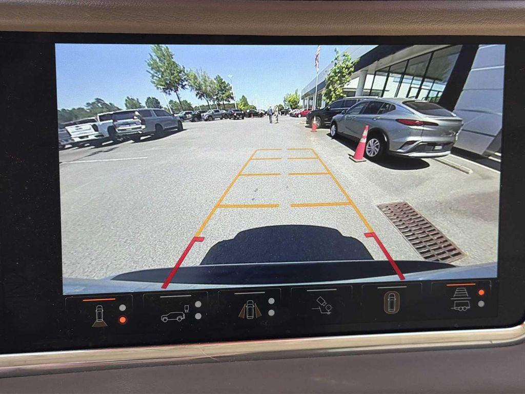 used 2024 GMC Yukon car, priced at $73,932