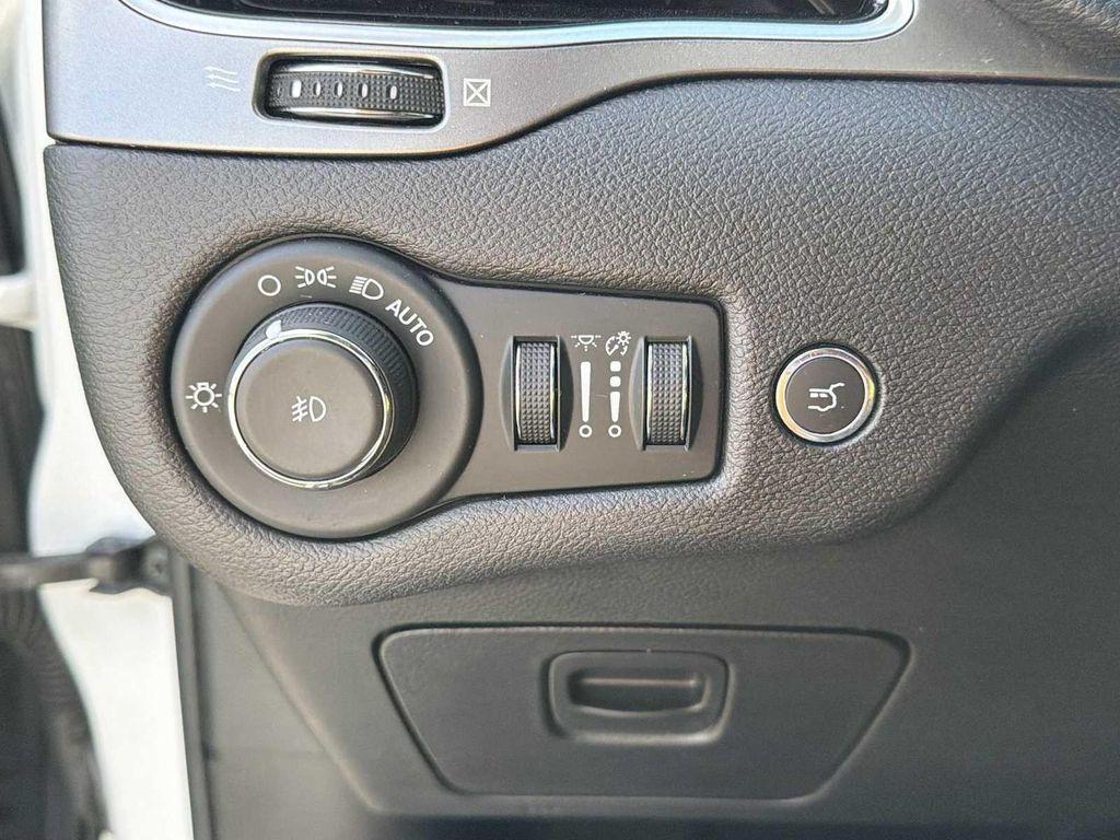 used 2020 Jeep Cherokee car, priced at $17,985