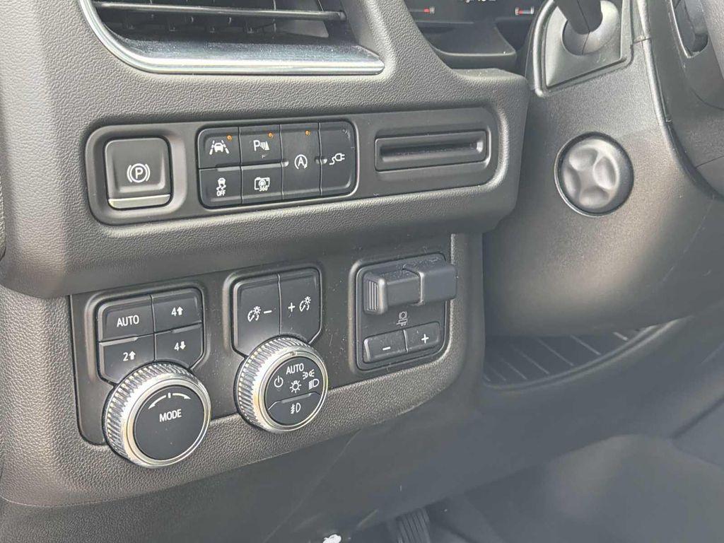 used 2022 GMC Yukon car, priced at $45,923