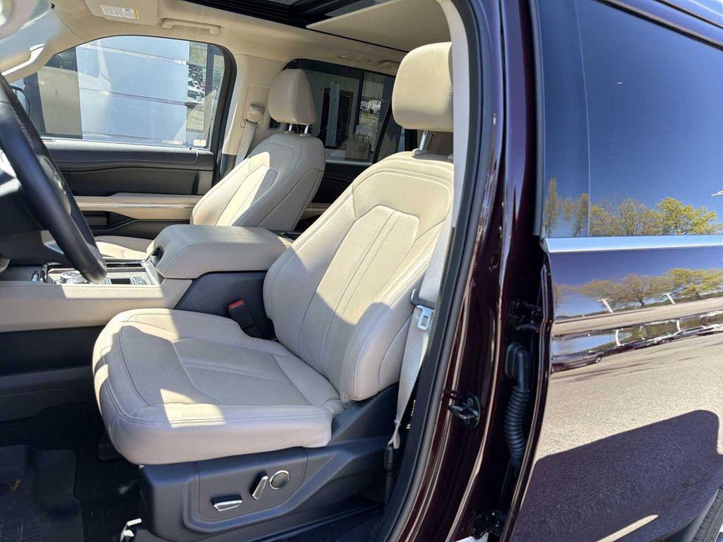 used 2024 Ford Expedition car, priced at $53,585