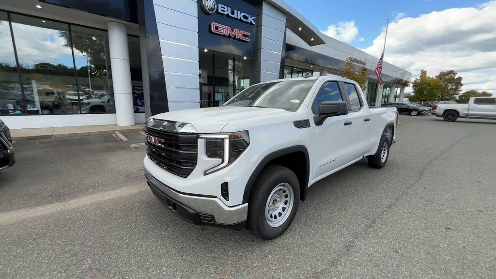 new 2025 GMC Sierra 1500 car, priced at $50,680