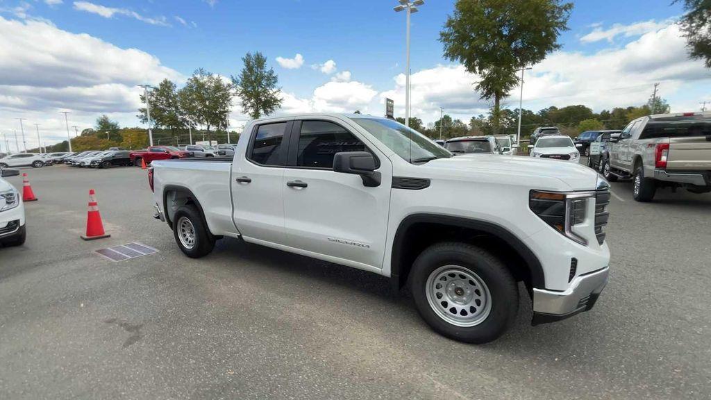 new 2025 GMC Sierra 1500 car, priced at $50,680