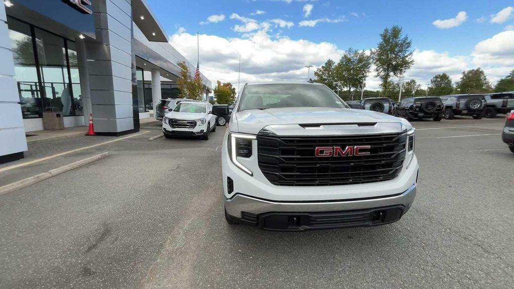 new 2025 GMC Sierra 1500 car, priced at $50,680