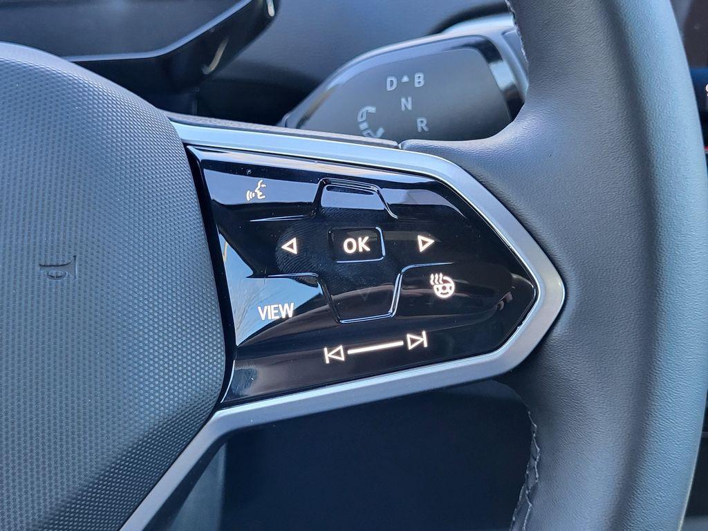 new 2025 Volkswagen ID.4 car, priced at $50,424