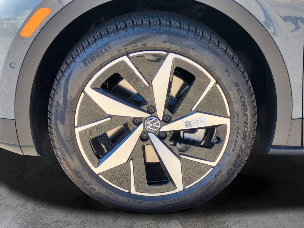 new 2025 Volkswagen ID.4 car, priced at $50,424
