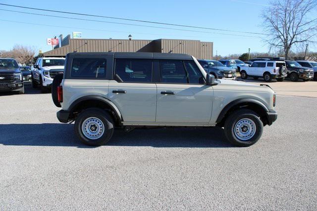 new 2025 Ford Bronco car, priced at $37,674