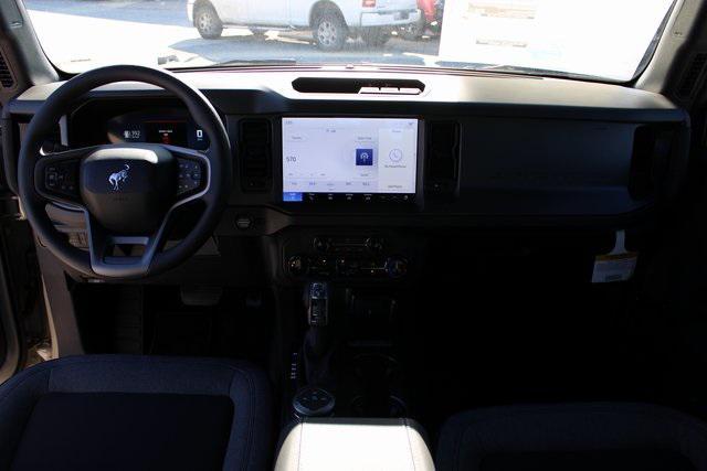 new 2025 Ford Bronco car, priced at $37,674