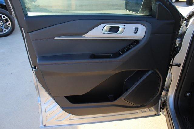 new 2025 Ford Explorer car, priced at $33,495