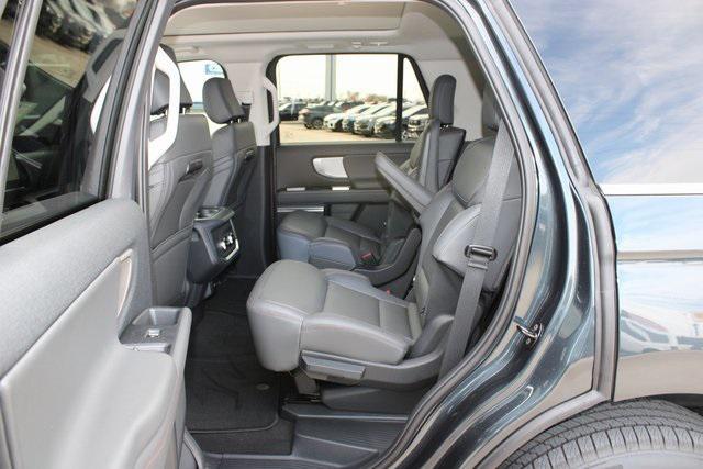 new 2025 Ford Expedition car, priced at $61,136