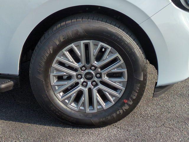 new 2026 Ford Expedition car, priced at $74,119