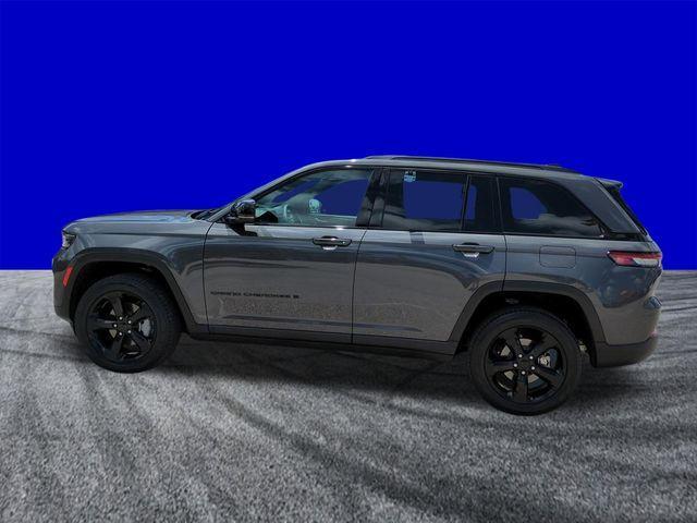 used 2025 Jeep Grand Cherokee car, priced at $38,435