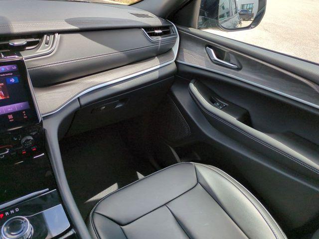 used 2025 Jeep Grand Cherokee car, priced at $38,435