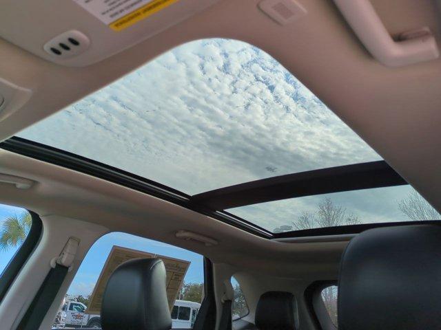 used 2022 Ford Edge car, priced at $14,305