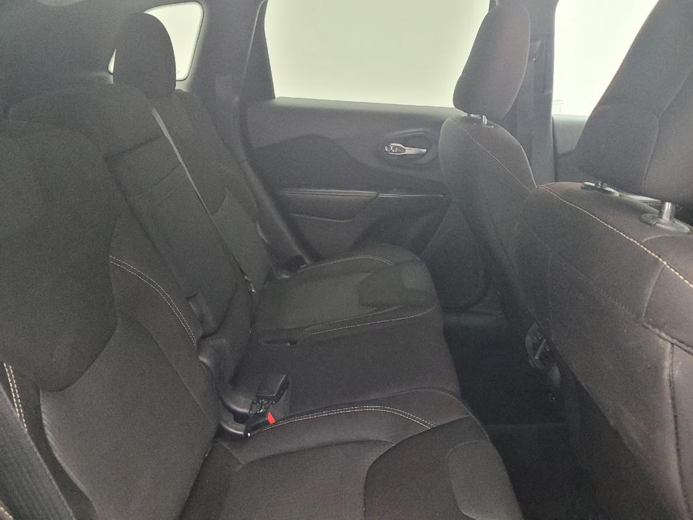 used 2015 Jeep Cherokee car, priced at $10,895