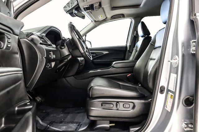 used 2025 Honda Ridgeline car, priced at $34,900