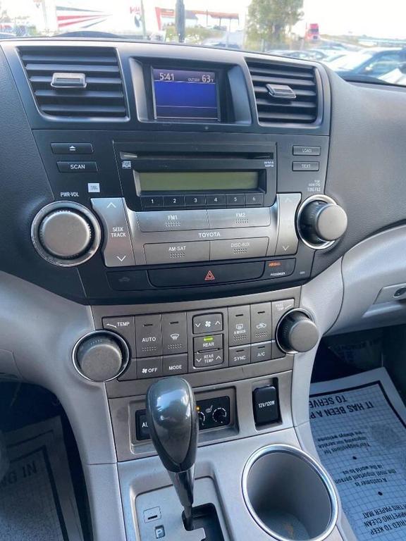 used 2008 Toyota Highlander car, priced at $7,987