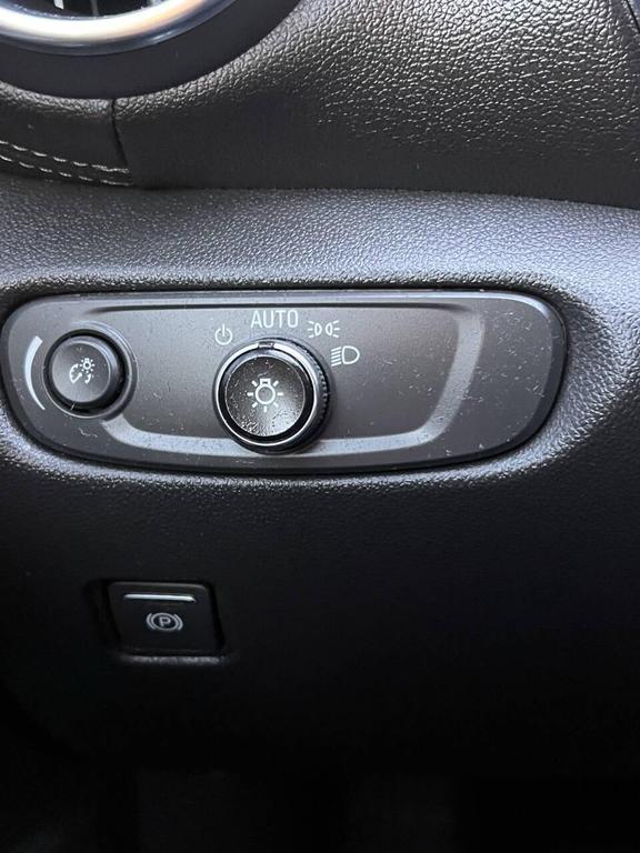 used 2021 Chevrolet Blazer car, priced at $19,900