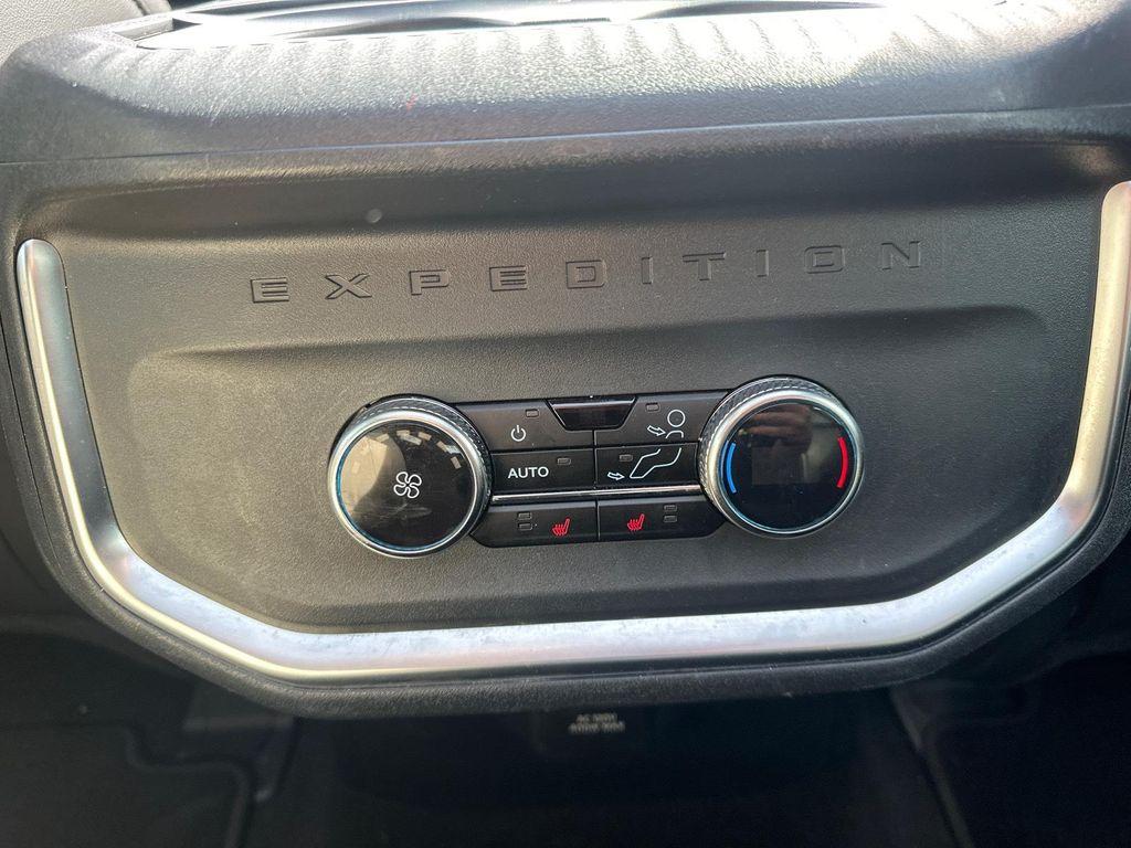 used 2025 Ford Expedition Max car, priced at $70,000