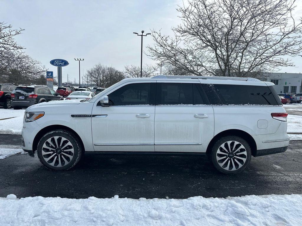 used 2024 Lincoln Navigator car, priced at $70,000