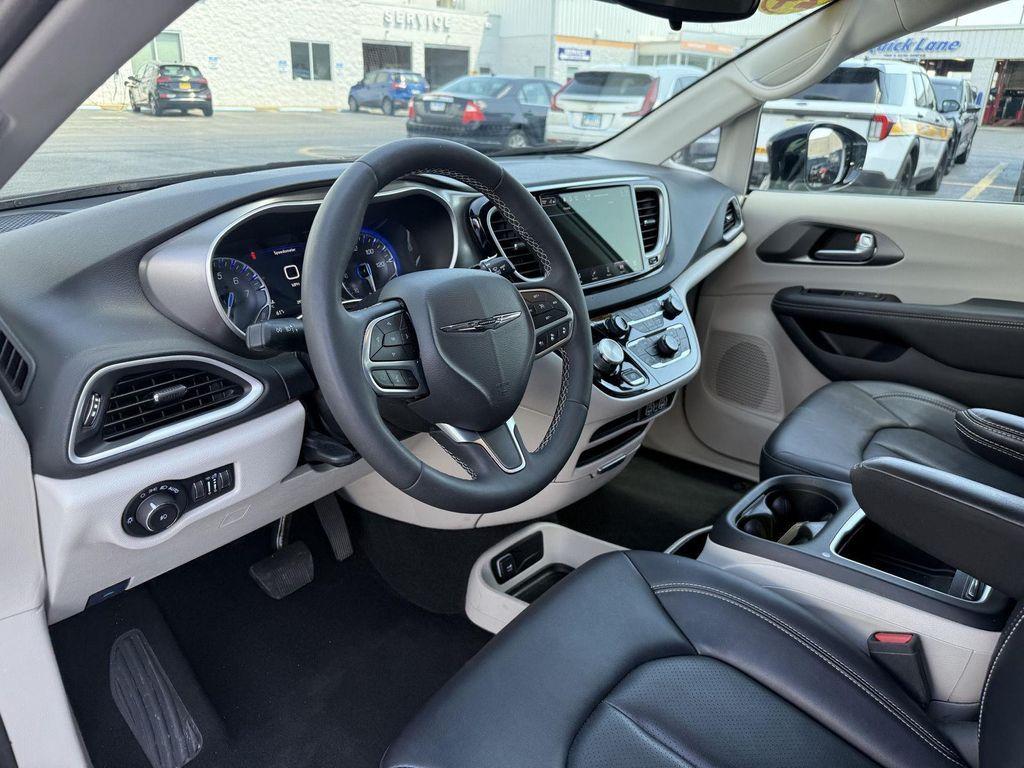 used 2024 Chrysler Pacifica car, priced at $31,880