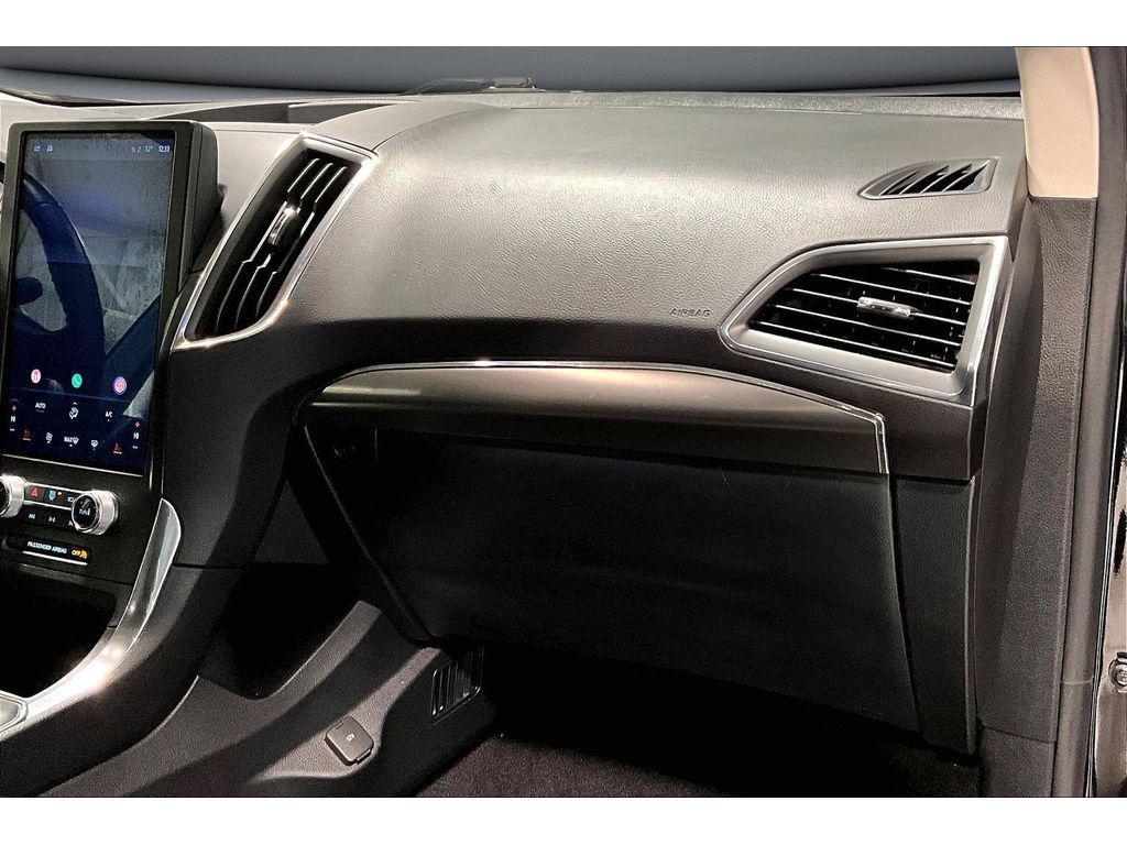 used 2024 Ford Edge car, priced at $29,999