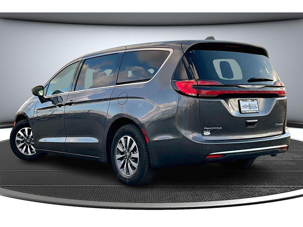 used 2022 Chrysler Pacifica Hybrid car, priced at $20,286