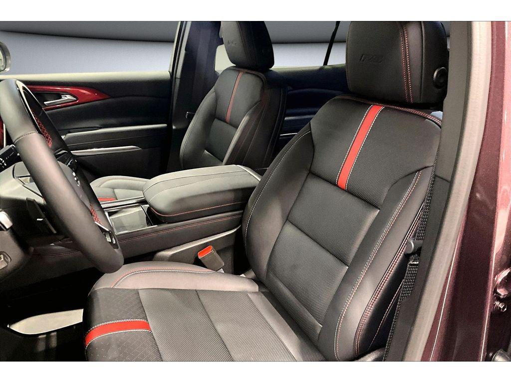 new 2026 Chevrolet Traverse car, priced at $53,376