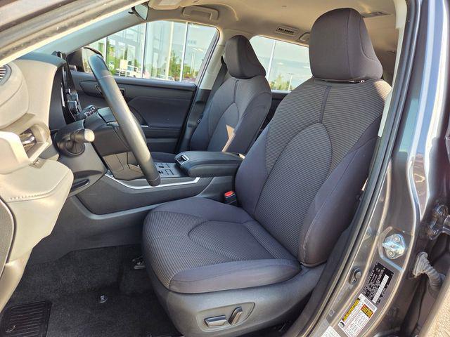 used 2024 Toyota Highlander car, priced at $31,119