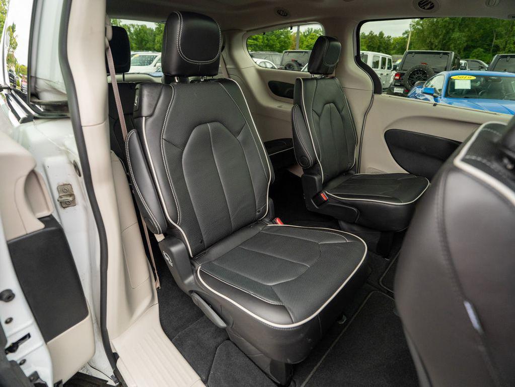 used 2024 Chrysler Pacifica car, priced at $34,532