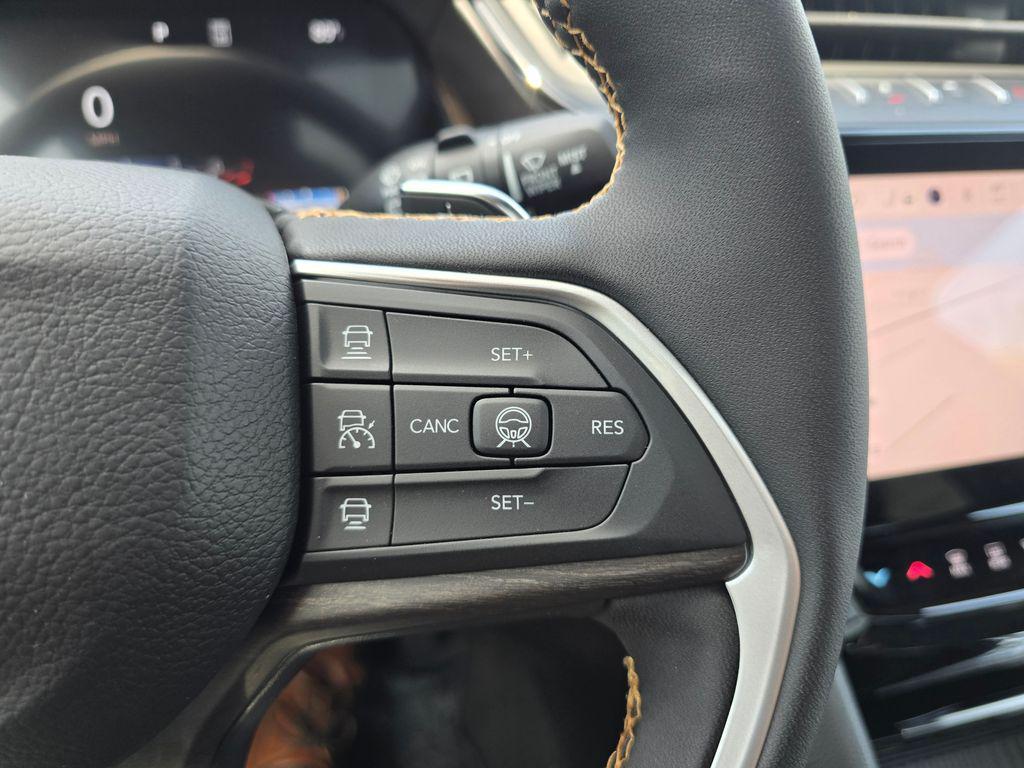 new 2026 Jeep Grand Cherokee car, priced at $47,799