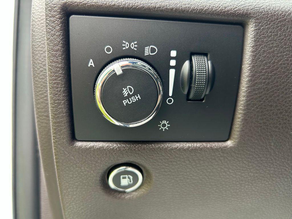 used 2019 Jeep Grand Cherokee car, priced at $22,571