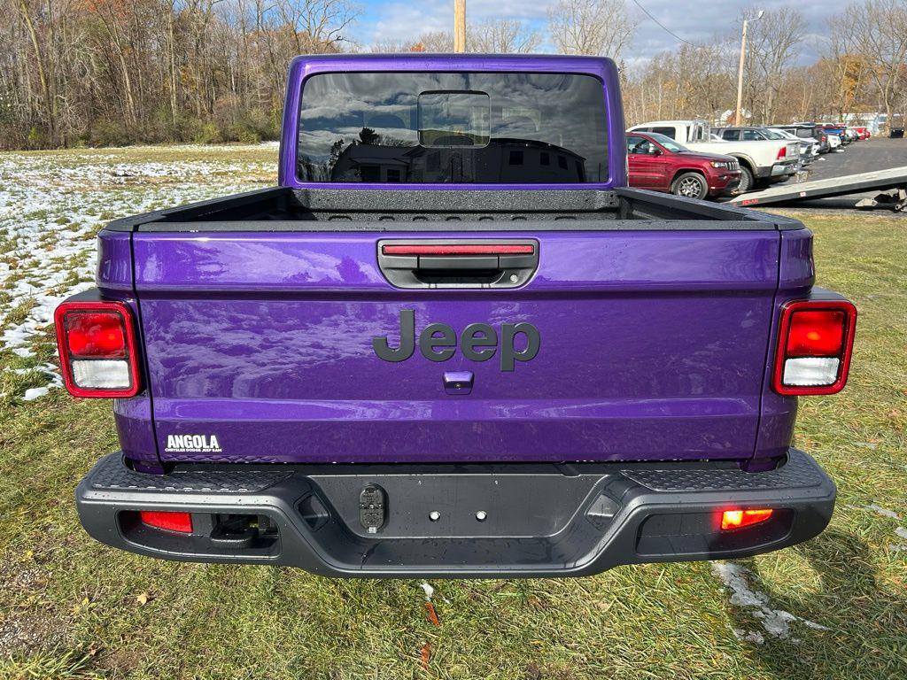 new 2026 Jeep Gladiator car, priced at $47,519