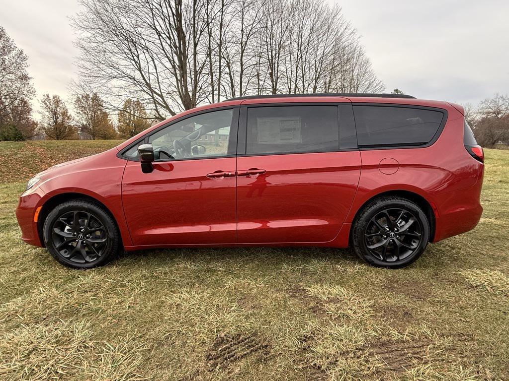 new 2026 Chrysler Pacifica car, priced at $50,275