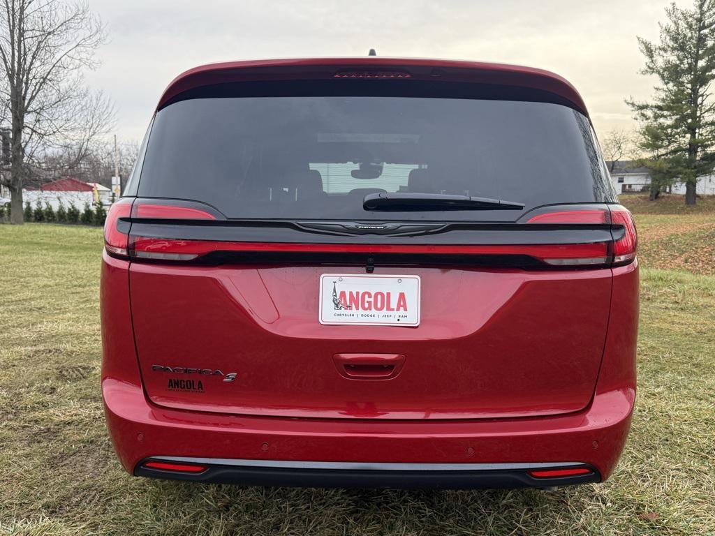 new 2026 Chrysler Pacifica car, priced at $50,275