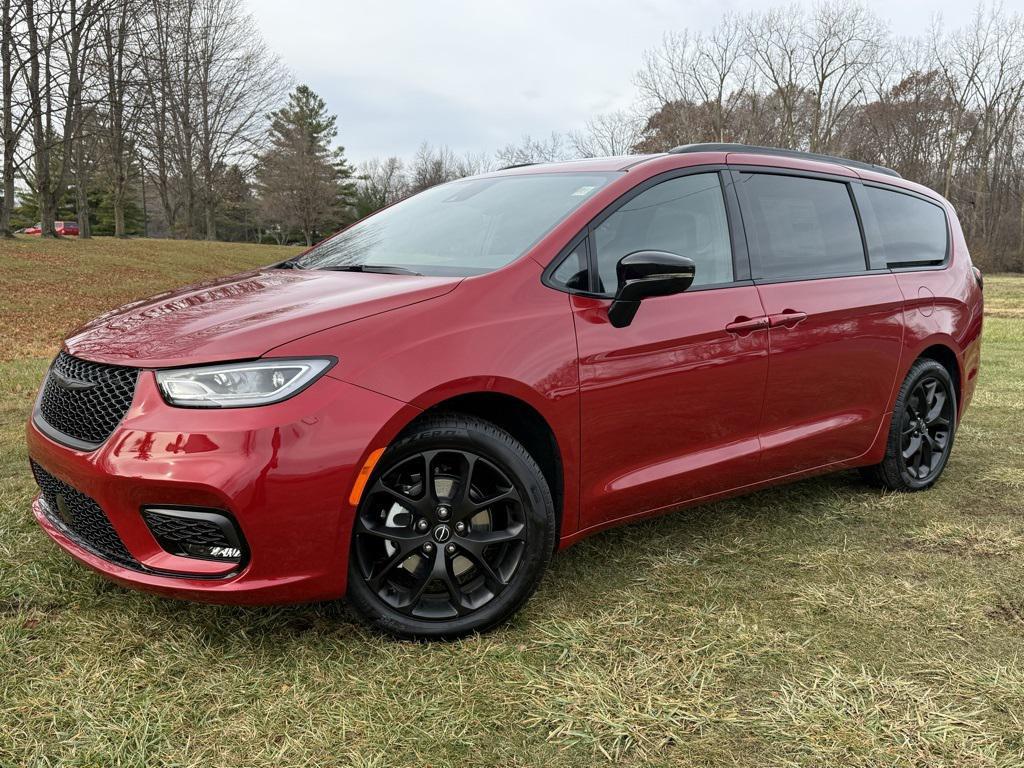 new 2026 Chrysler Pacifica car, priced at $50,275