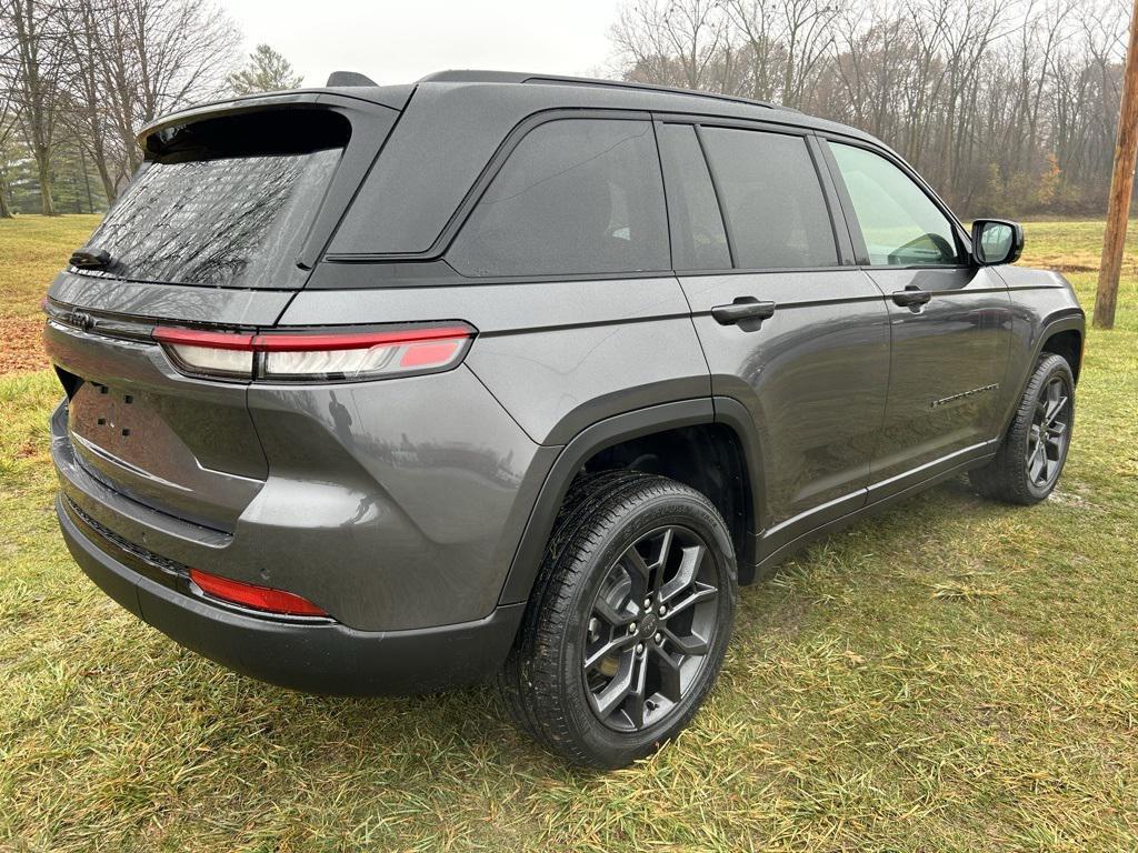 new 2025 Jeep Grand Cherokee car, priced at $54,235