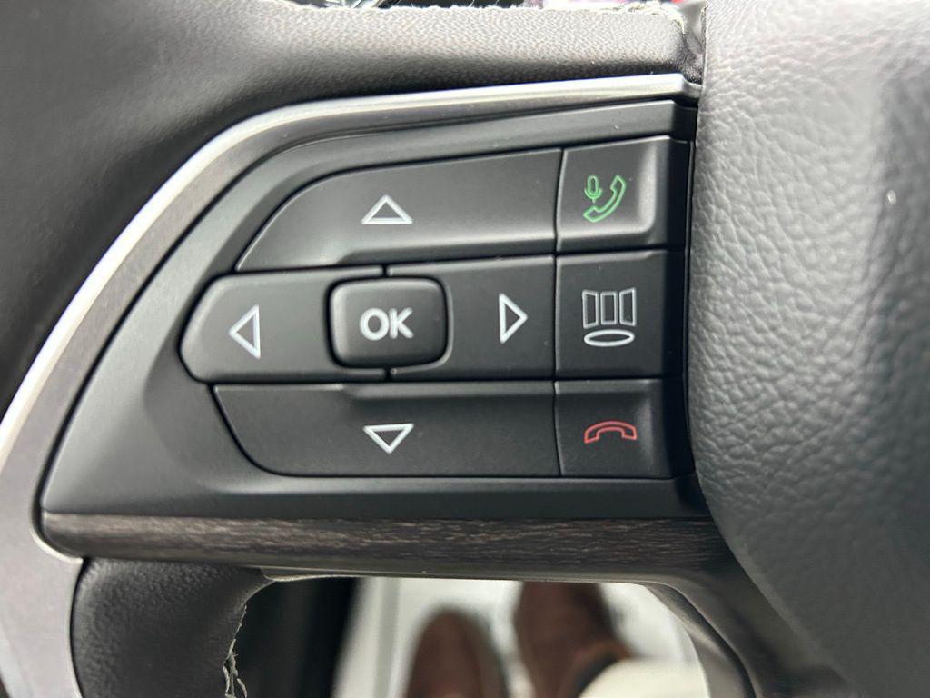 new 2026 Jeep Grand Cherokee car, priced at $42,881