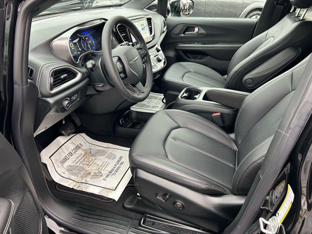 new 2026 Chrysler Pacifica car, priced at $42,955