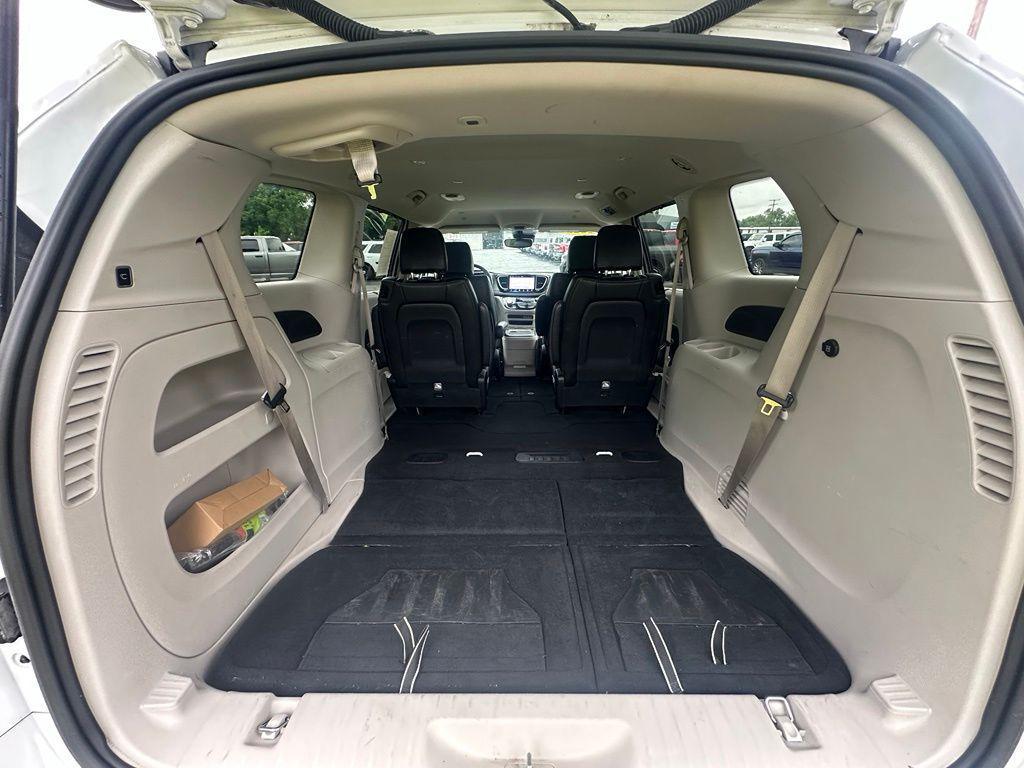 used 2023 Chrysler Pacifica car, priced at $23,704